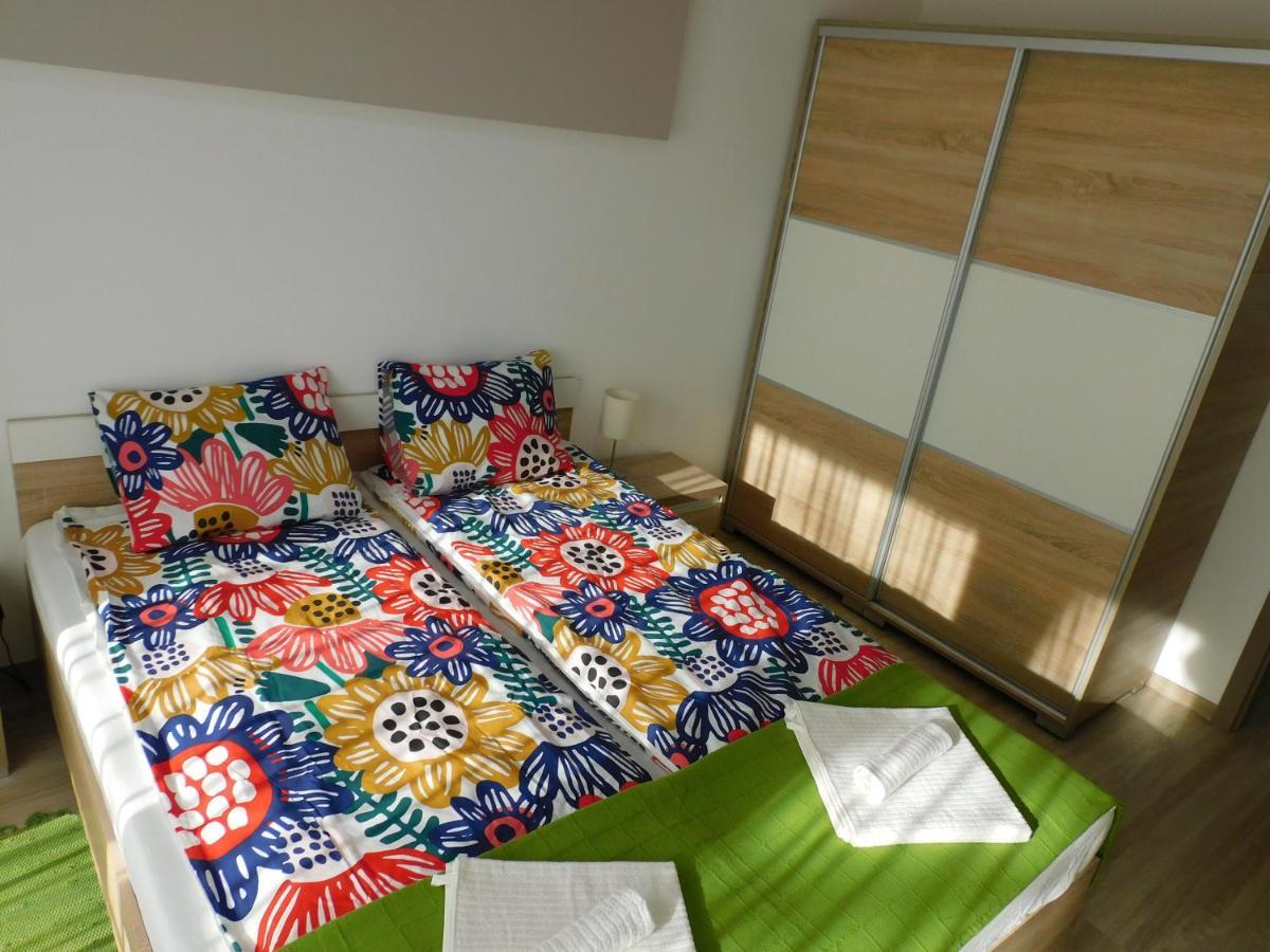 Katamaran Apartment Siofok Ngoại thất bức ảnh